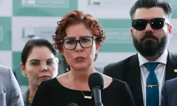Câmara autoriza licença de 127 dias à deputada Carla Zambelli