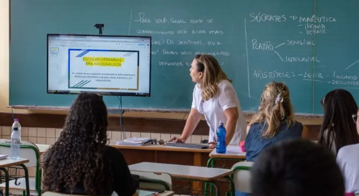 Educação: governo abre PSS enquanto mais de 10 mil concursados aguardam convocação