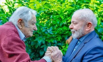 Lula: Mujica mostrou "que luta política e doçura podem andar juntas"