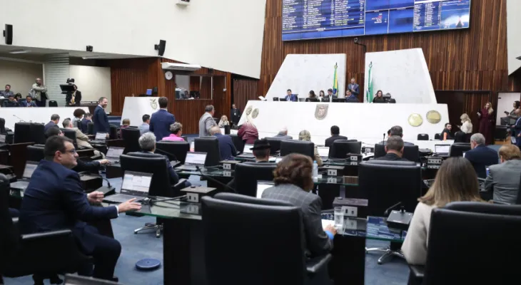 Projeto que cria a política de naming rights em espaços públicos é aprovado em 1º turno