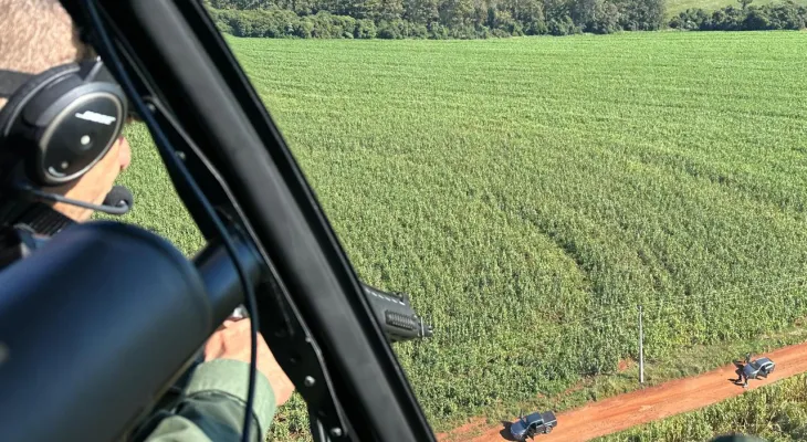 Com uso de helicóptero, Polícia Militar recupera caminhão roubado no Oeste do Estado