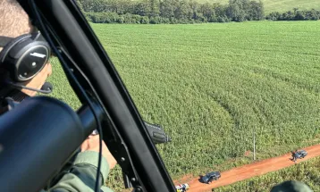 Com uso de helicóptero, Polícia Militar recupera caminhão roubado no Oeste do Estado