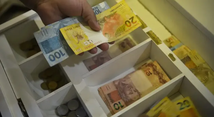 Portabilidade de consignado para CLT entre bancos começa a valer