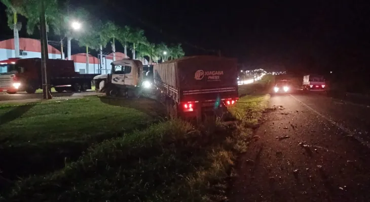 PRF prende caminhoneiro bêbado que invadiu faixa contrária e provocou colisão fatal na BR-277