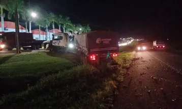 PRF prende caminhoneiro bêbado que invadiu faixa contrária e provocou colisão fatal na BR-277