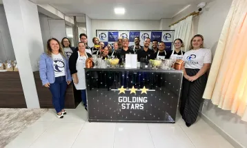 Curso de bartender do Provopar forma mais 20 alunos e já capacitou mais de 80 pessoas