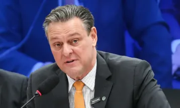 Gripe aviária não deve impactar preço da carne de frango, diz ministro