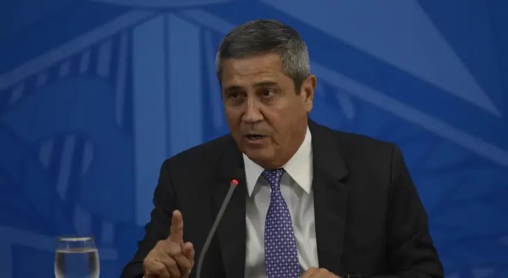 PGR defende que general Braga Netto siga em prisão preventiva