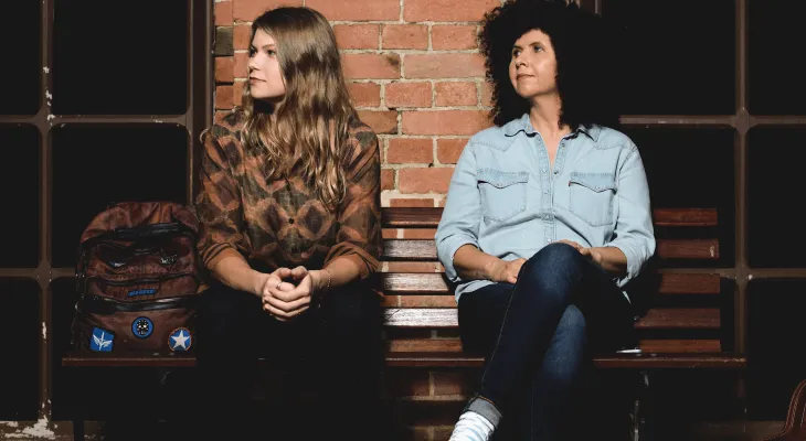 Vicka lança single “Passageiro” em parceria com Roberta Campos