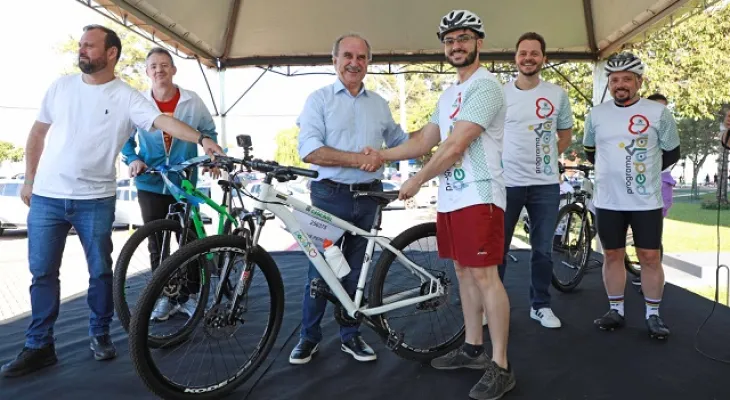 Prefeitura entrega bicicletas a servidores e reforça incentivo à qualidade de vida