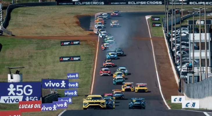 Allam Khodair conquista vitória redentora em Cascavel e quebra jejum na Stock Car