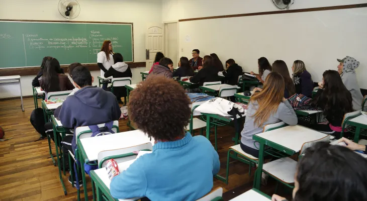 Governo do Paraná propõe reajuste de até 11,31% para professores da rede estadual