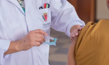Vacinação contra a gripe em Curitiba terá ponto no saguão da Prefeitura