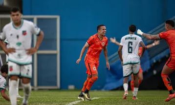 Calvário League #3: Robô goleador, Asa voando e multidão Coral