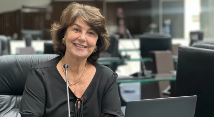 Deputada Cristina Silvestri (PP) propõe ampliação da licença-paternidade no Paraná; PEC tem apoio de 24 parlamentares