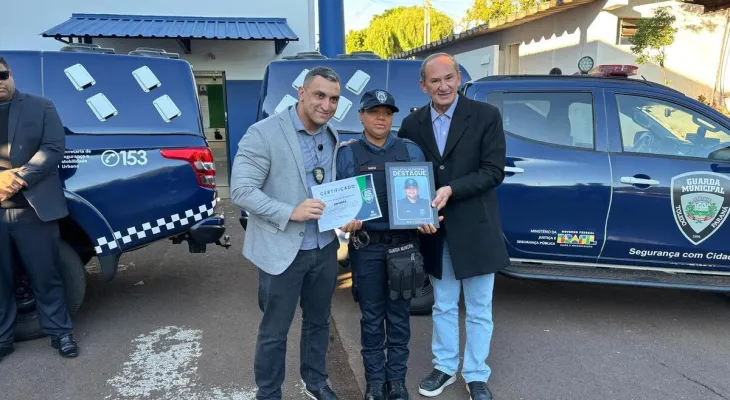 Policial Municipal Mara Lúcia é homenageada como destaque do mês de maio