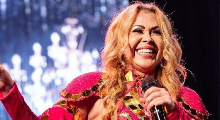 Joelma revela estar há sete anos sem beijar e diz viver o melhor momento de sua vida