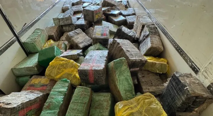 PRF apreende quase 8 toneladas de maconha e faz a maior apreensão do ano no Paraná