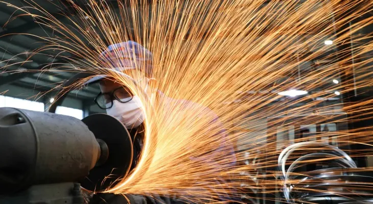 Produção industrial tem alta de 0,1% de março para abril
