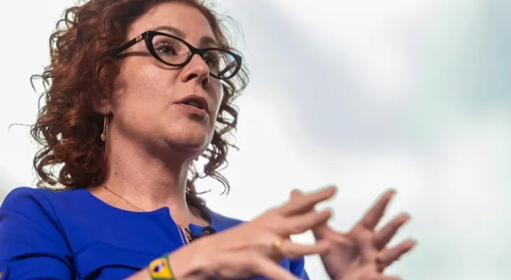“Sou intocável na Itália”, diz Zambelli após deixar o Brasil