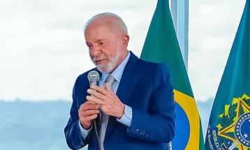 Lula chama Eduardo Bolsonaro de “lambe-botas do Trump” durante coletiva