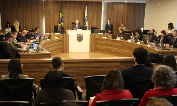 CCJ inicia análise da proposta que prevê reajuste salarial dos professores