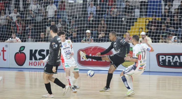 Cascavel Futsal sofre a primeira derrota como mandante na temporada