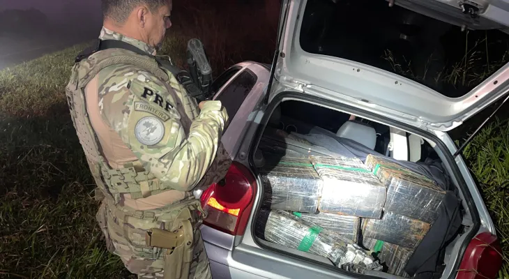 Após tentativa de fuga, PRF apreende quase 400 kg de maconha em Cascavel