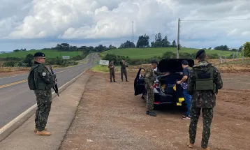 Exército intensifica patrulhamento na fronteira Oeste do Paraná