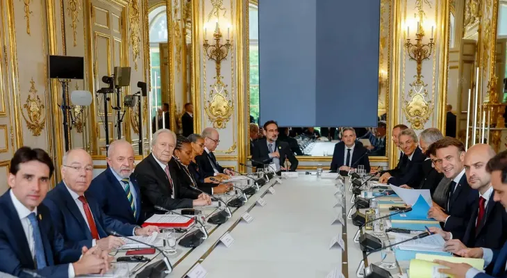 Macron pede inclusão de cláusulas-espelho para acordo UE-Mercosul