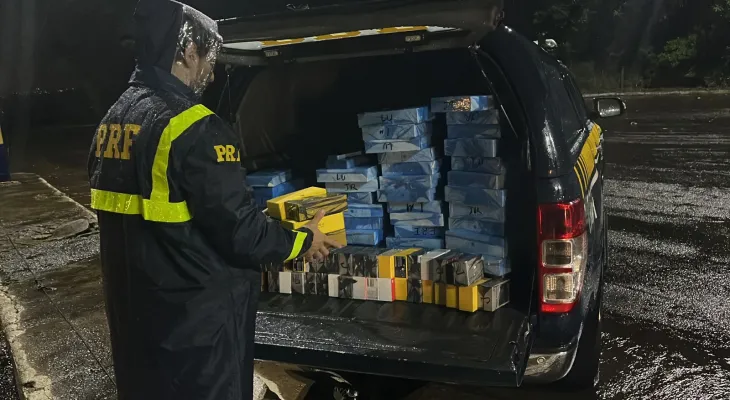 PRF apreende carga “milionária” de eletrônicos escondidos em fundo falso de caminhão na BR-277