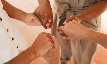 Mapa da fé no Paraná muda com crescimento evangélico e queda no catolicismo