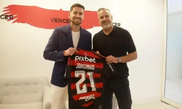 Flamengo anuncia a contratação de Jorginho, ex-Arsenal