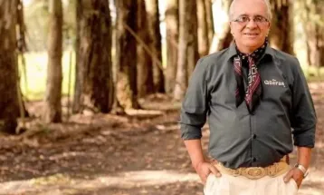 Cantor morre no palco durante show no RS