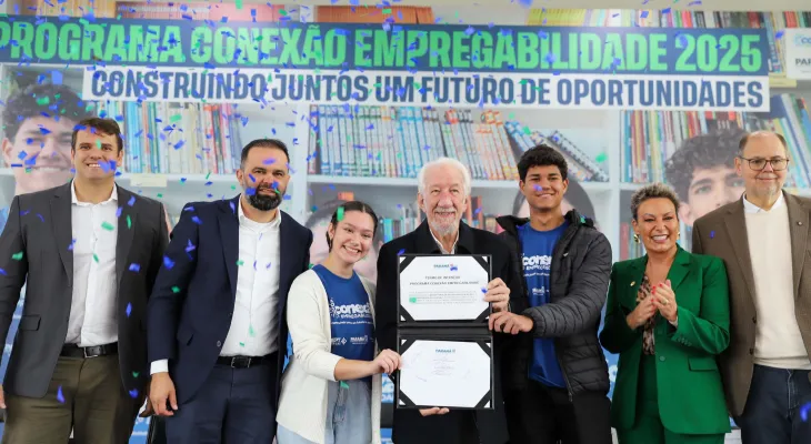 Estado aproxima escolas e empresas para criar 40 mil vagas de estágio em 2025