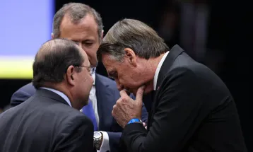 Cumprimento a Cid, anotações e risos: como Bolsonaro reagiu a depoimentos no STF