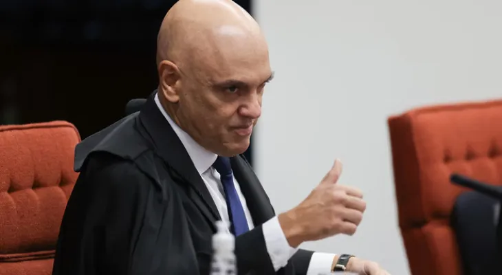Advogado de Heleno faz pedido inusitado e arranca risos de Moraes