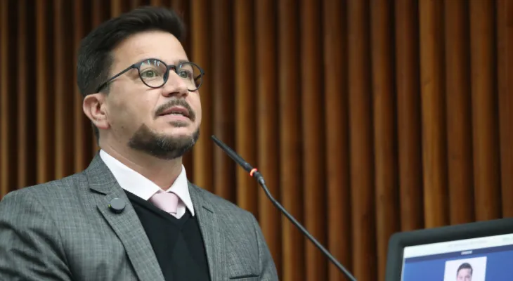 Líder da Oposição volta a cobrar explicações do Poder Executivo sobre contratos firmados com a Fapec