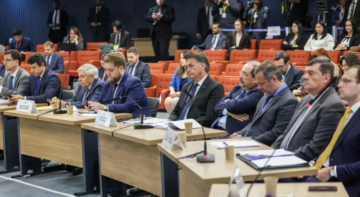 Moraes nega pedido de Bolsonaro para exibir vídeos em interrogatório