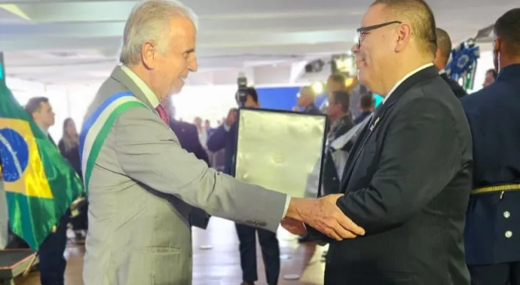 Unioeste é condecorada com a Ordem do Mérito da Defesa pelo trabalho no Projeto Rondon