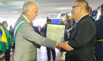 Unioeste é condecorada com a Ordem do Mérito da Defesa pelo trabalho no Projeto Rondon