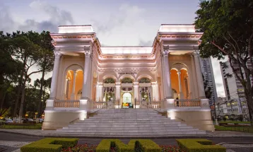 Câmara aprova urgência para criar 49 cargos comissionados em Curitiba