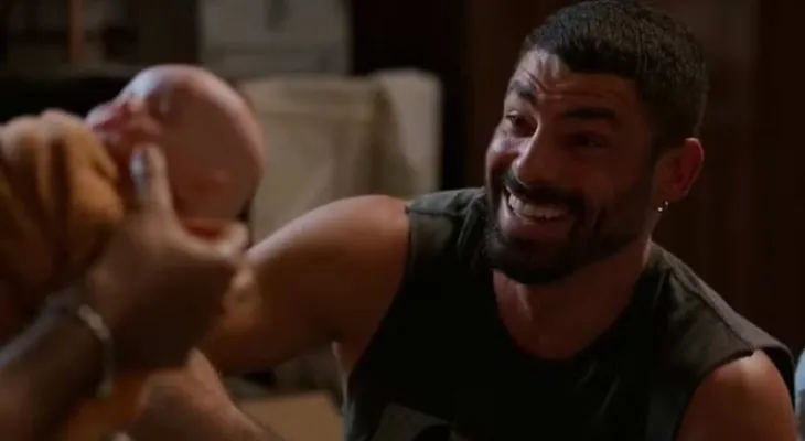 Vale Tudo: cena de parto de bebê reborn vira piada