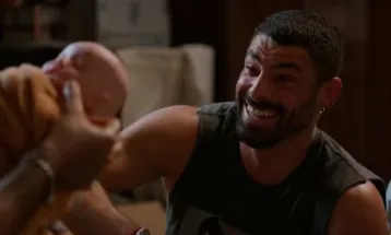 Vale Tudo: cena de parto de bebê reborn vira piada