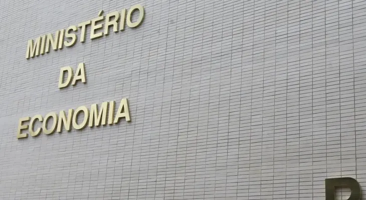 MP alternativa a IOF prevê R$ 4,28 bi de corte de gastos em 2025