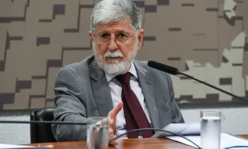 Brasil estuda medidas para romper relações militares com Israel