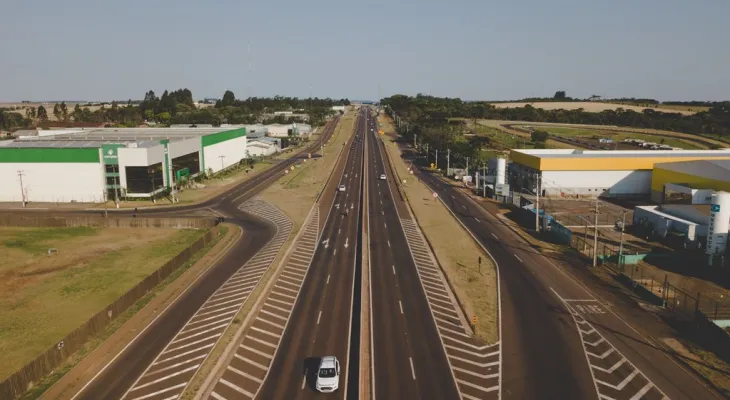 Obras afetam trechos importantes das BRs 277 e 163 neste sábado