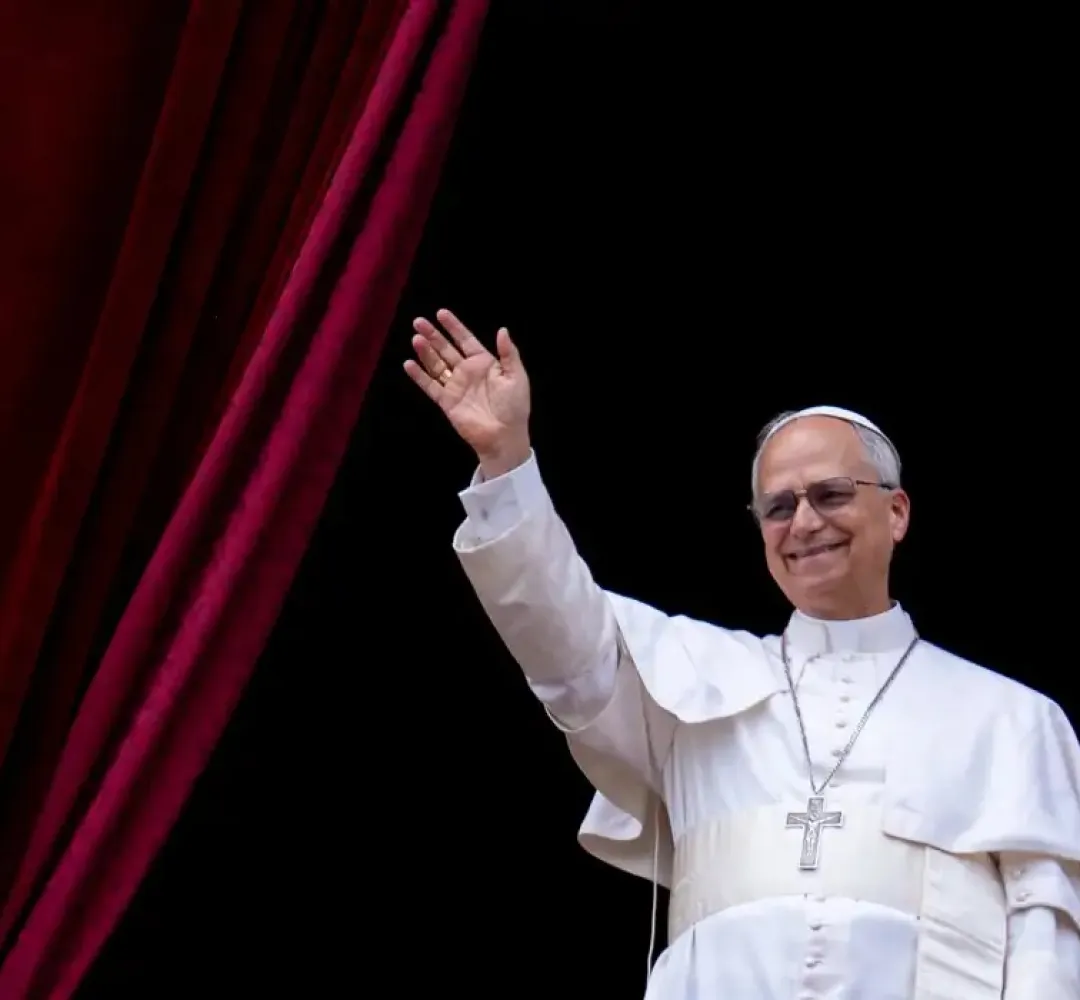 Papa Leão XIV celebra Páscoa no Vaticano com apelo por paz e presença de milhares de fiéis