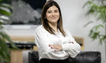 Bruna Nicolau é a primeira mulher a assumir a Superintendência Portos do Paraná 