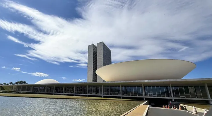 Senado pode votar na terça projeto que amplia número de vagas na Câmara